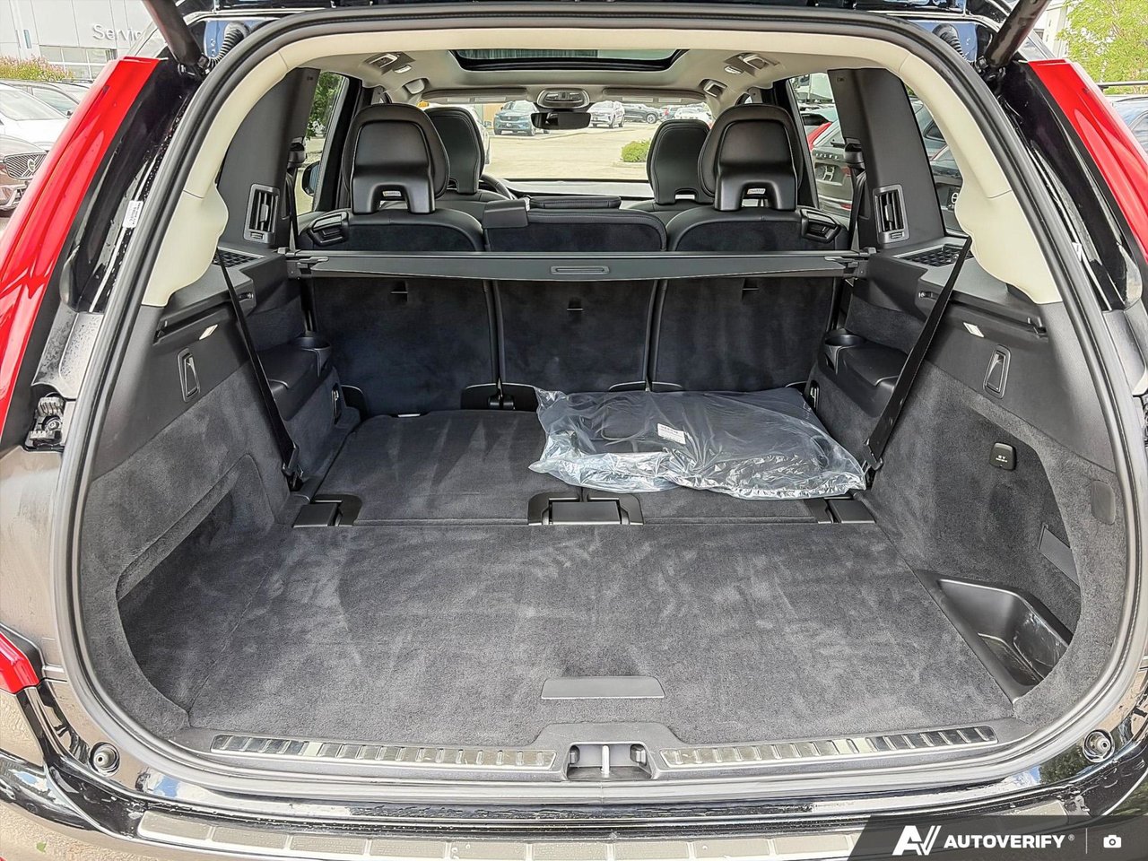 2023 Volvo XC90 Core-7