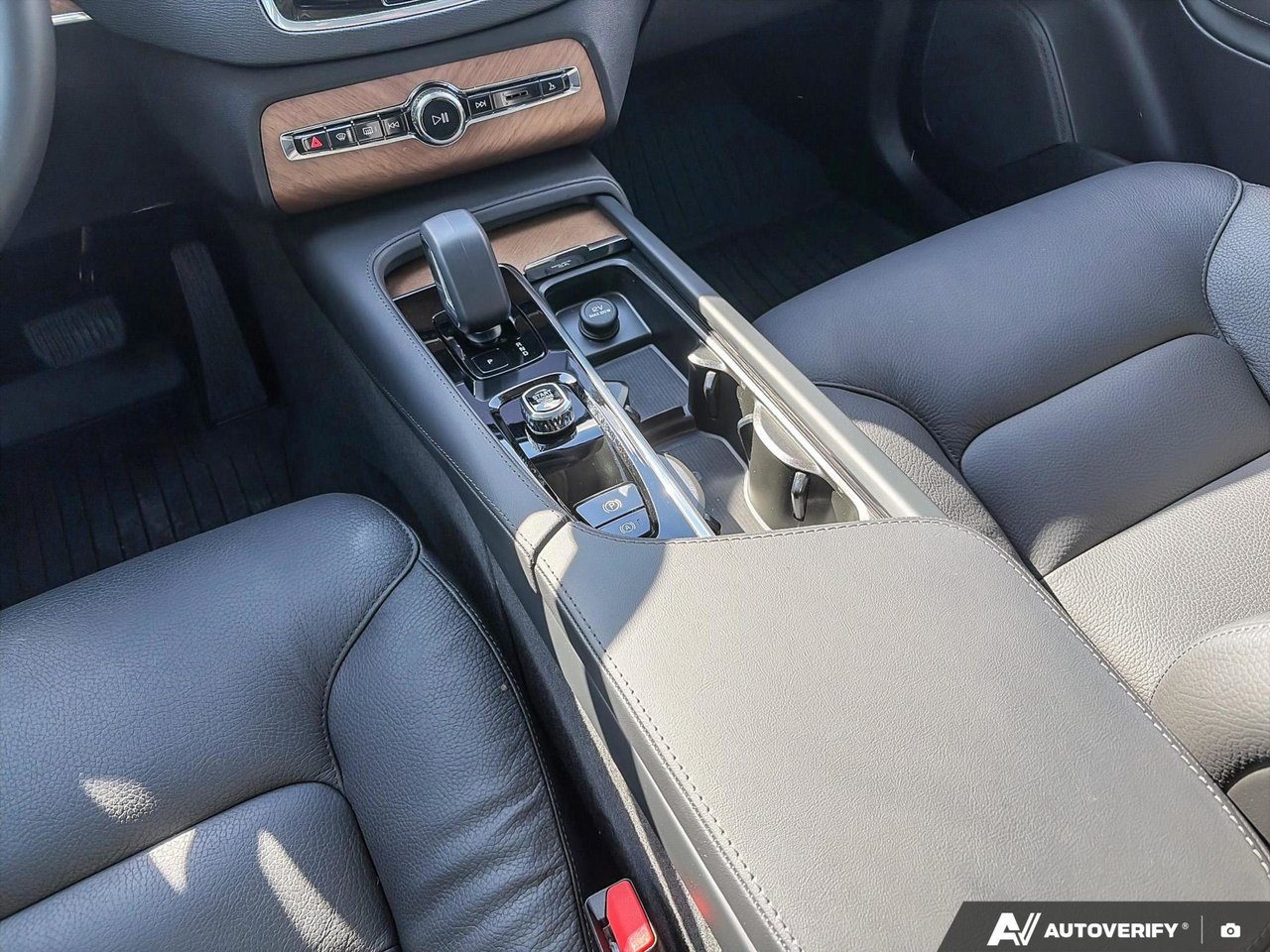 2024 Volvo XC90 Plus Bright Theme-18
