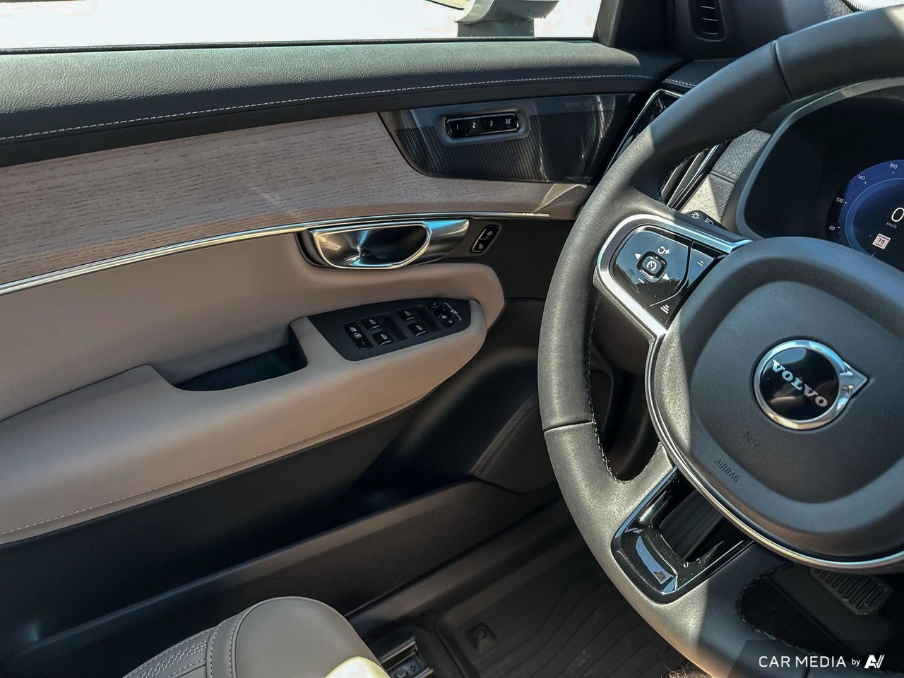 2025 Volvo XC90 Plus Bright Theme-17