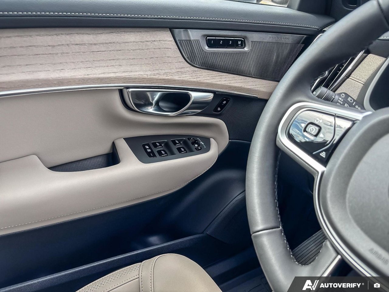 2026 Volvo XC90 Plus Dark Theme-17