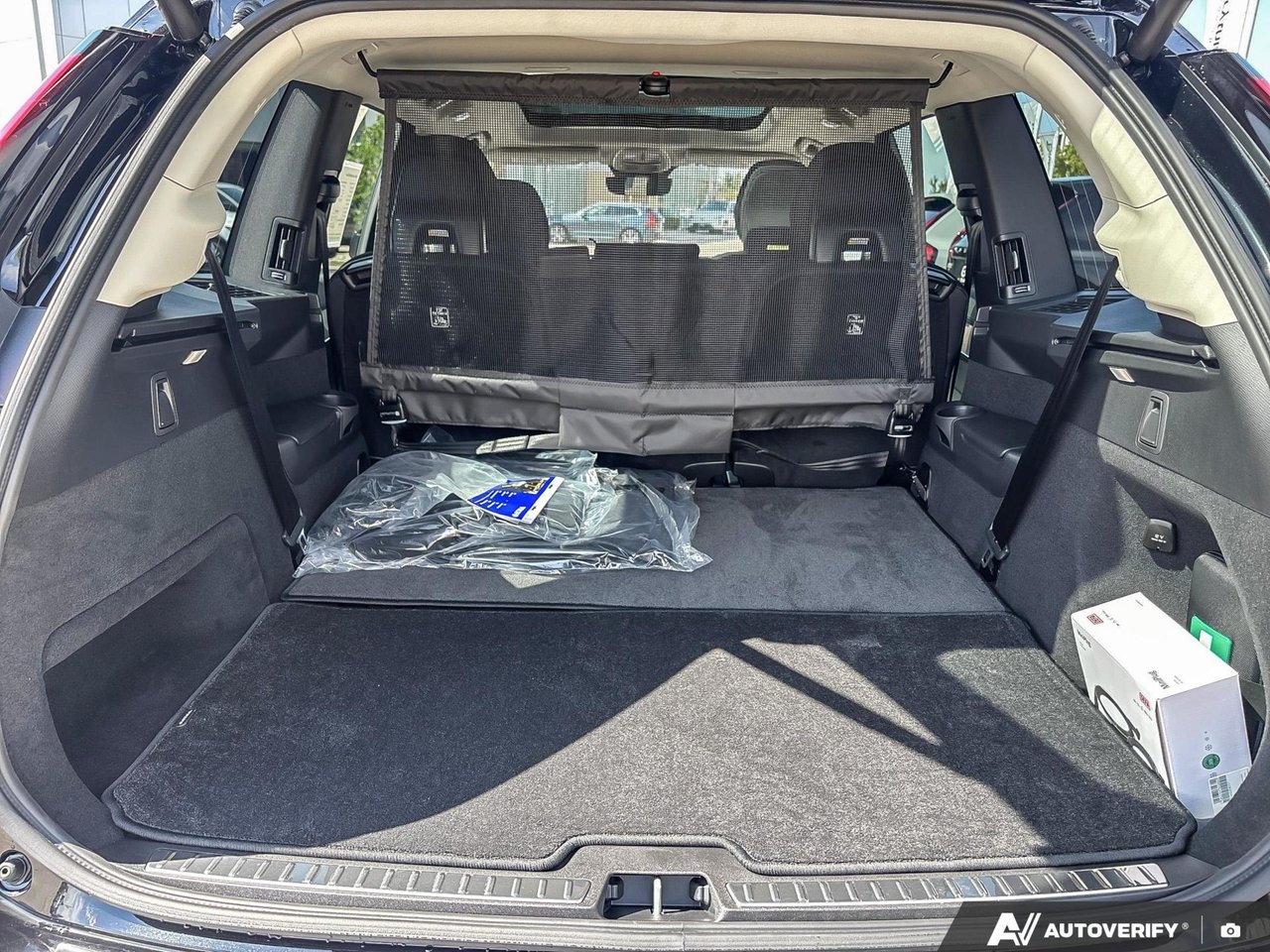 2026 Volvo XC90 Core Bright Theme-8