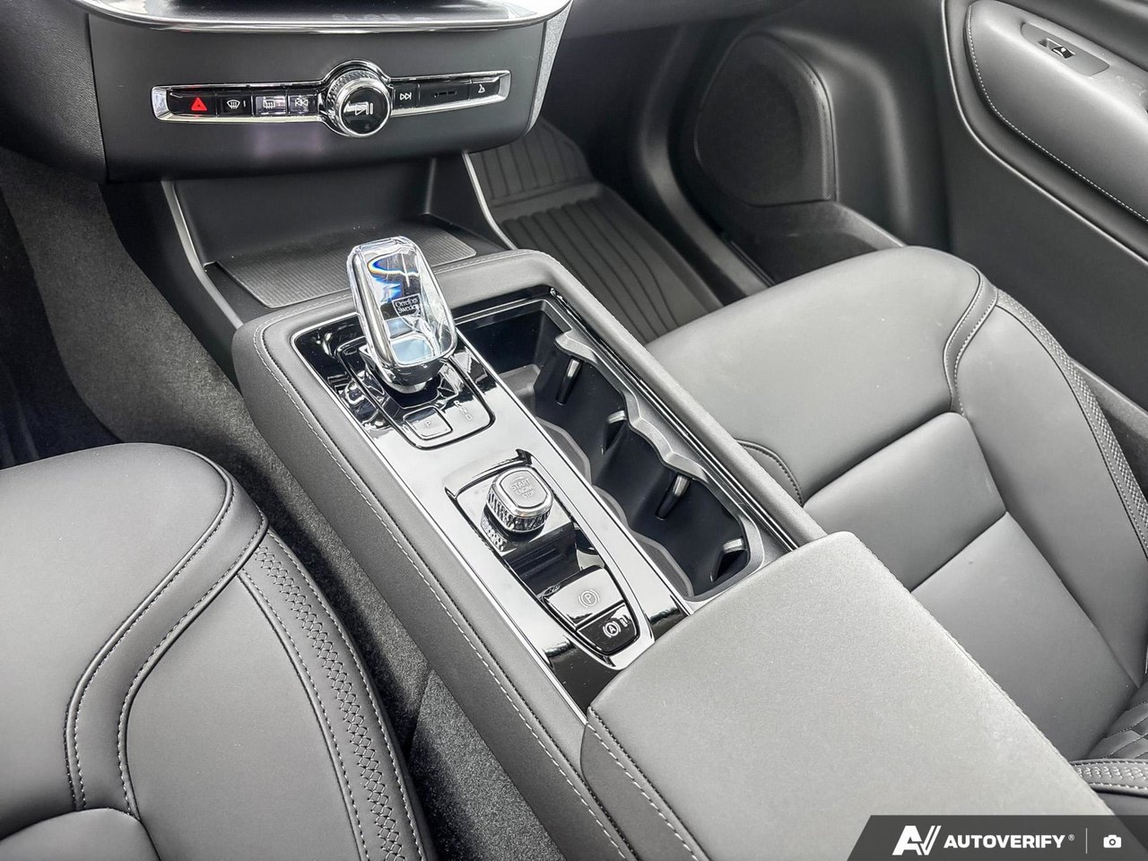 2026 Volvo XC90 Plus Dark Theme-18