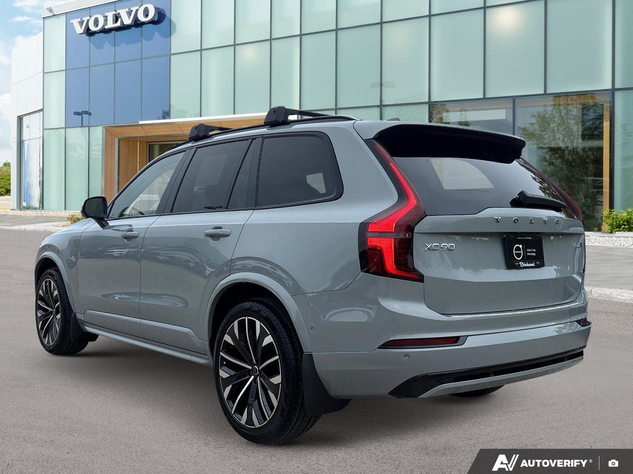 2026 Volvo XC90 Plus Dark Theme-3