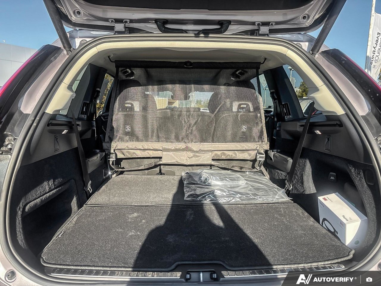 2026 Volvo XC90 Core Bright Theme-8