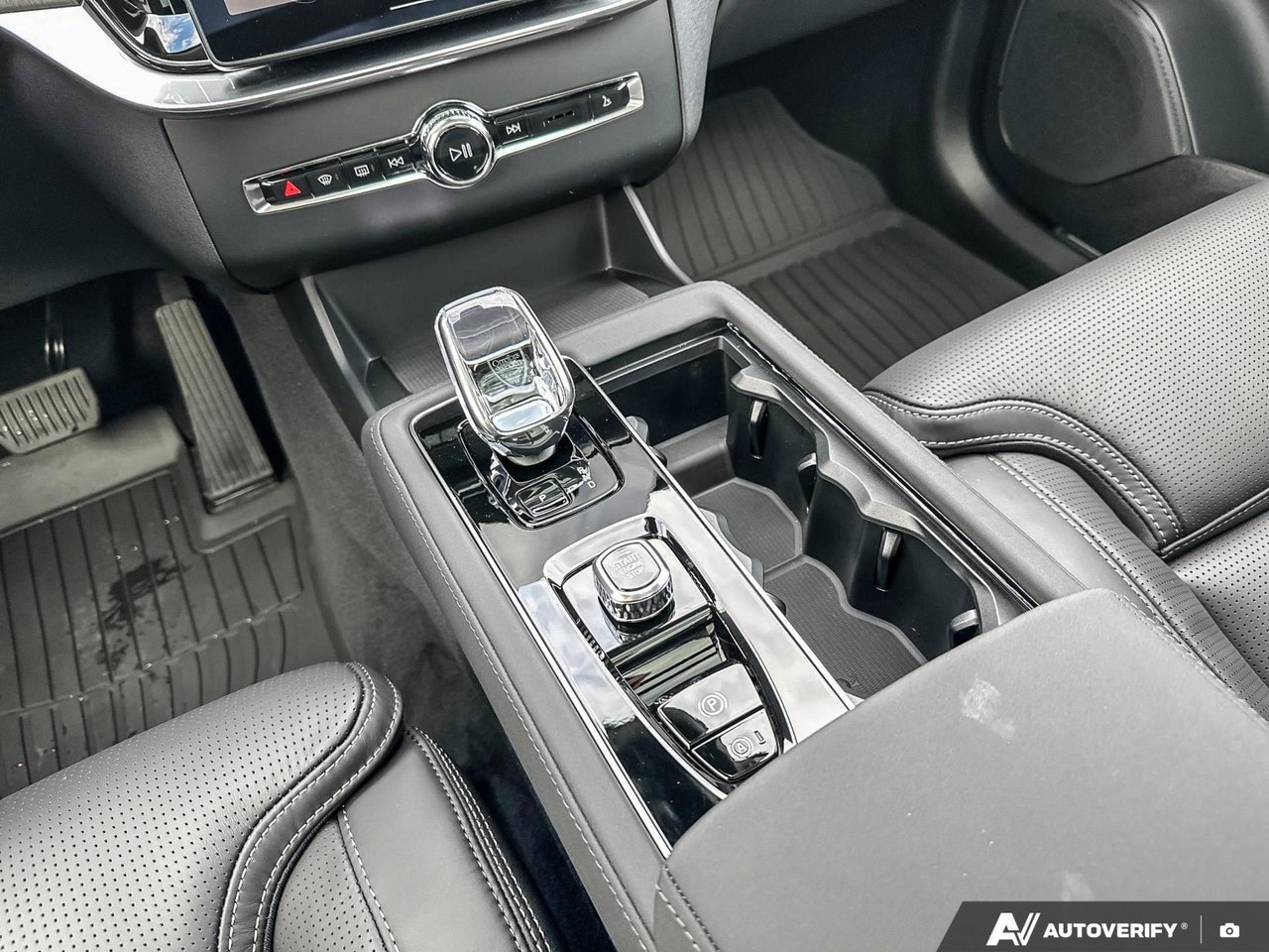 2026 Volvo XC90 Ultra Bright Theme-18