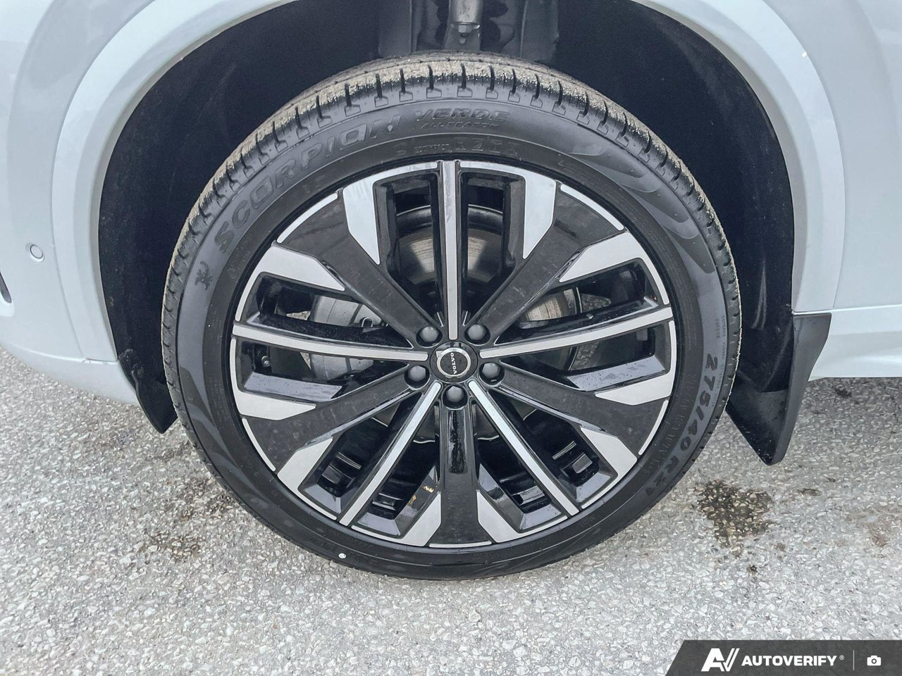 2026 Volvo XC90 Plus Dark Theme-9