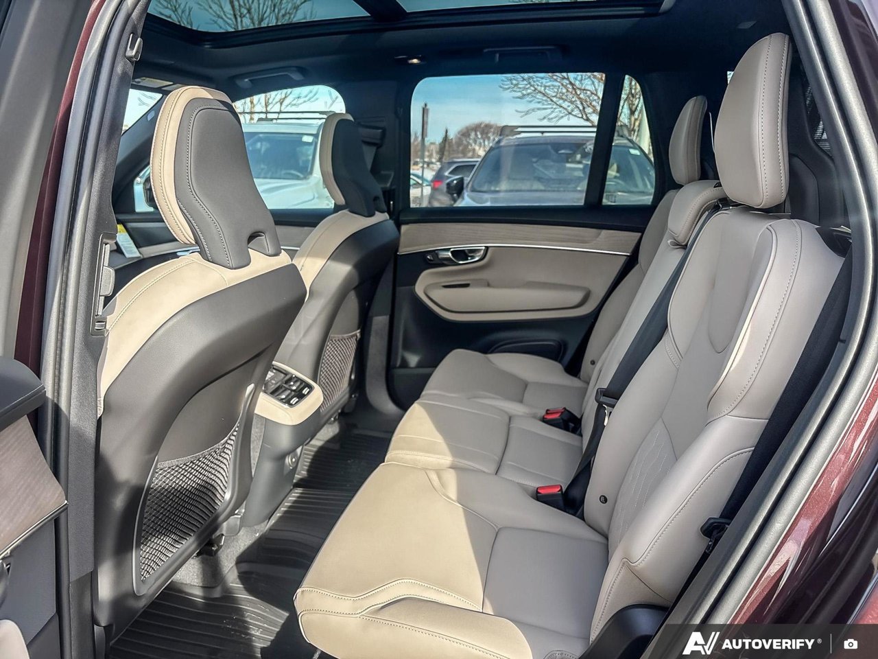 2026 Volvo XC90 Plus Dark Theme-23