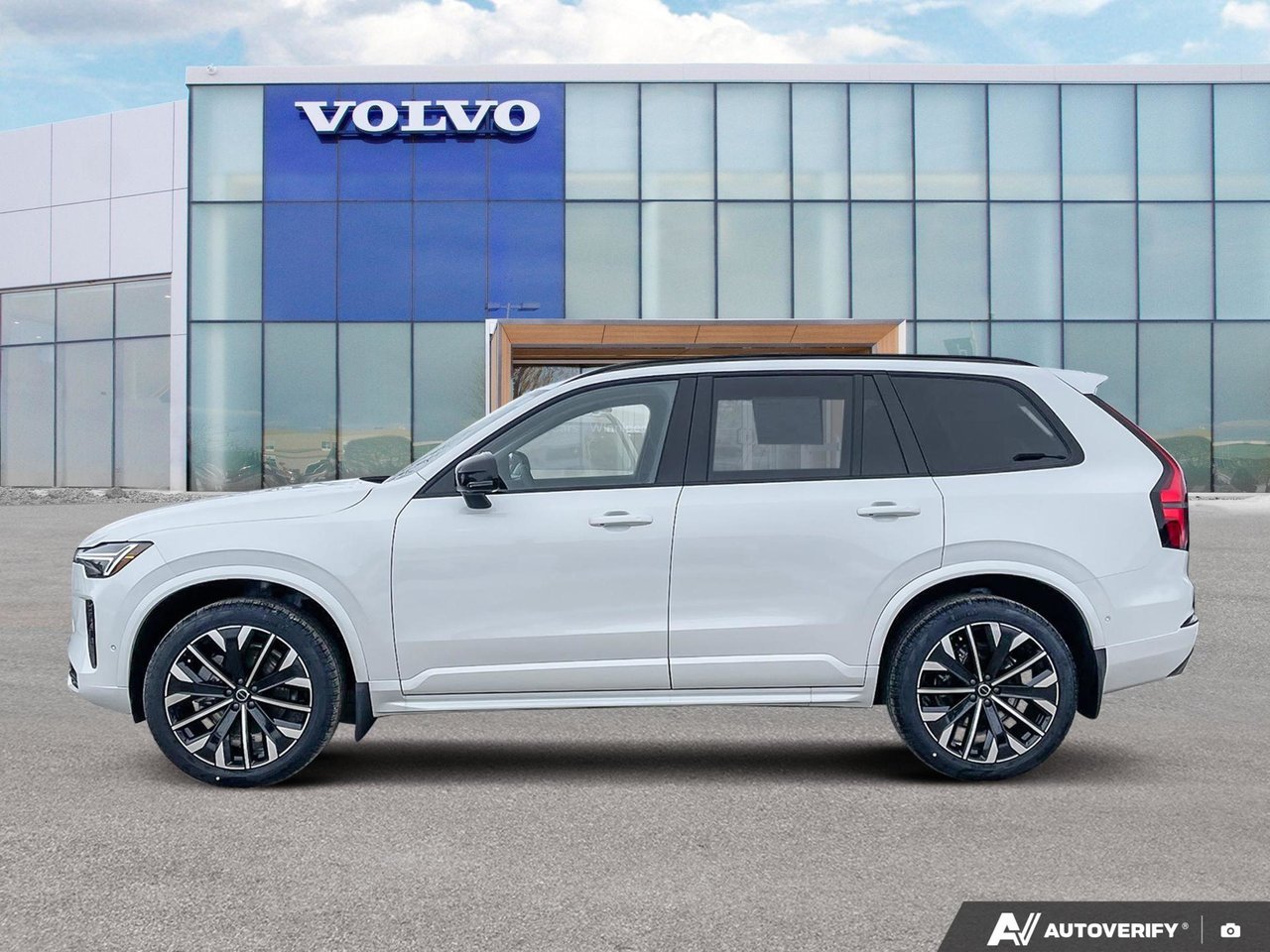 2026 Volvo XC90 Plus Dark Theme-2