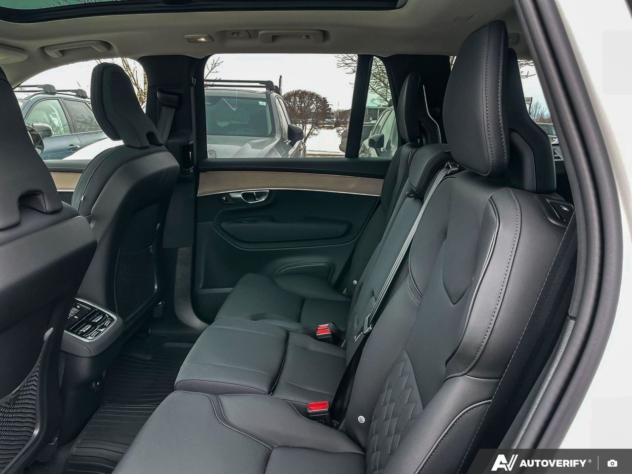 2026 Volvo XC90 Plus Dark Theme-23