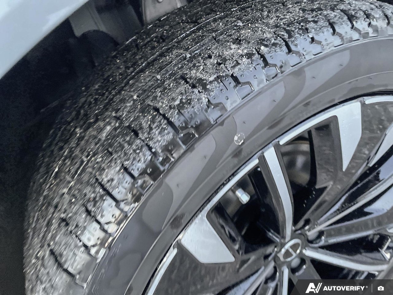 2026 Volvo XC90 Plus Dark Theme-10