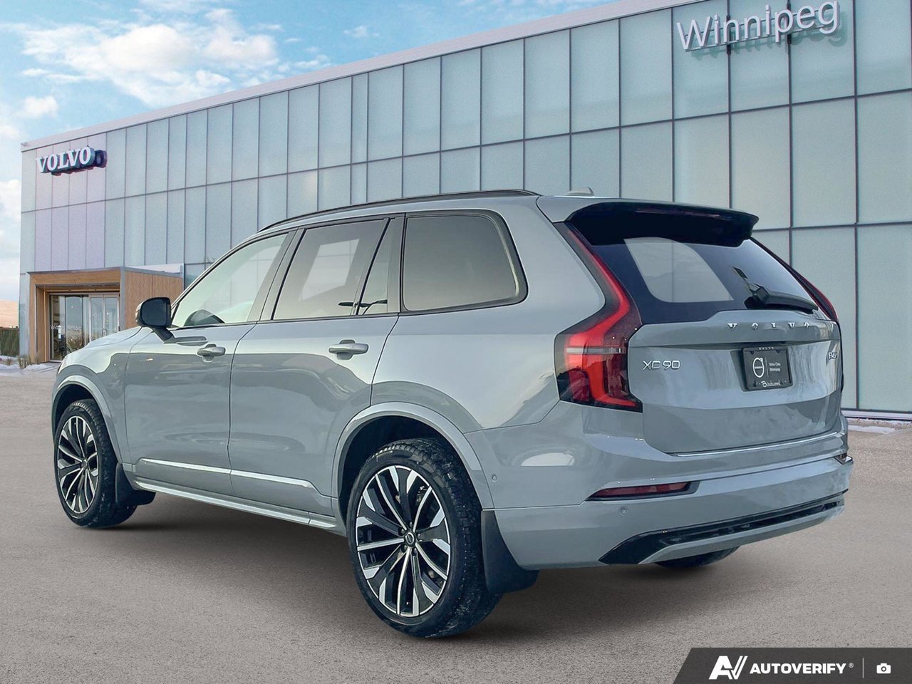 2026 Volvo XC90 Plus Dark Theme-3