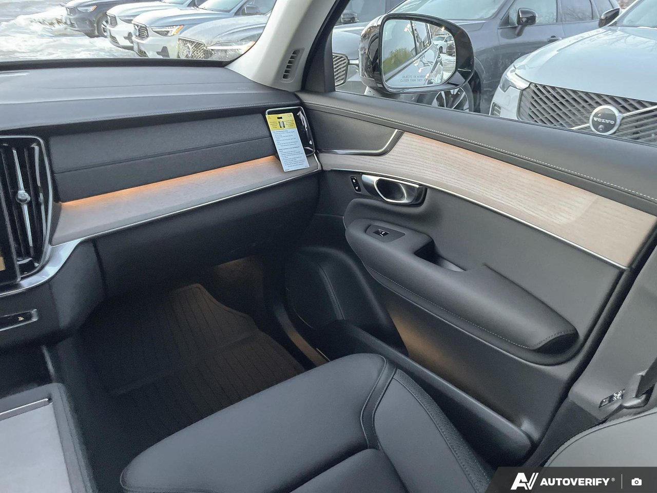 2026 Volvo XC90 Plus Dark Theme-25