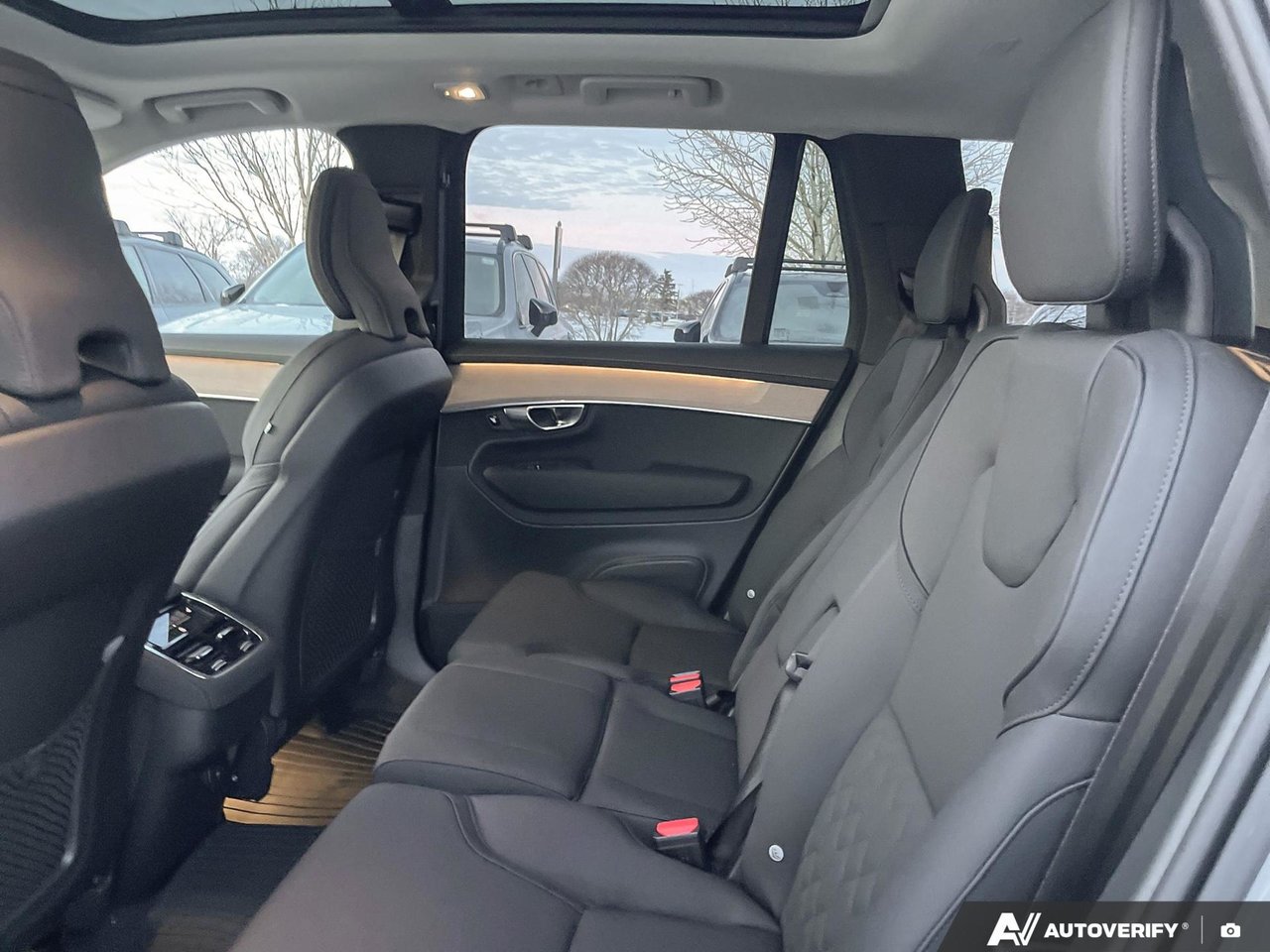 2026 Volvo XC90 Plus Dark Theme-23