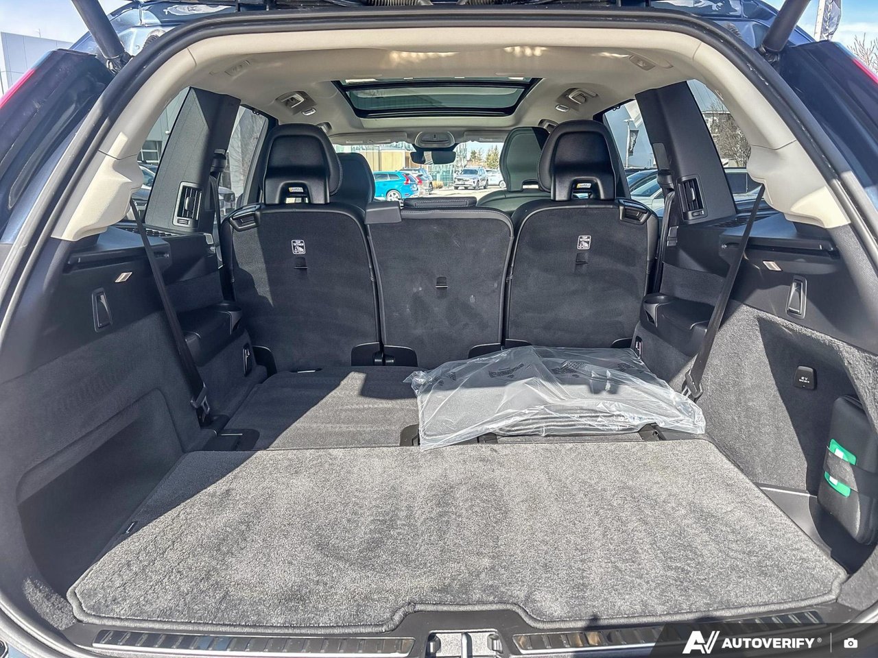 2026 Volvo XC90 Ultra Bright Theme-8