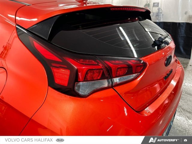 2019 Hyundai Veloster Turbo-10