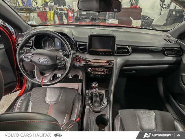 2019 Hyundai Veloster Turbo-23