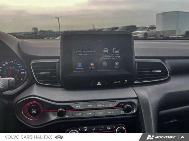 2019 Hyundai Veloster Turbo-17