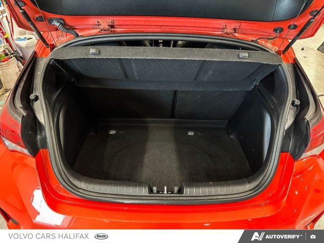2019 Hyundai Veloster Turbo-11