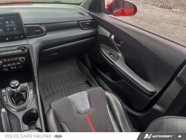 2019 Hyundai Veloster Turbo-23