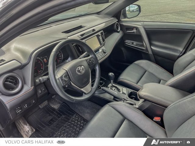 2016 Toyota RAV4 SE-11
