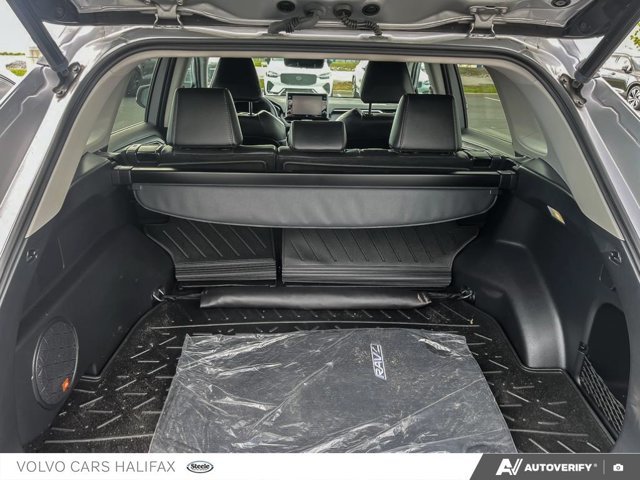 Toyota RAV4 Limited 2022-9