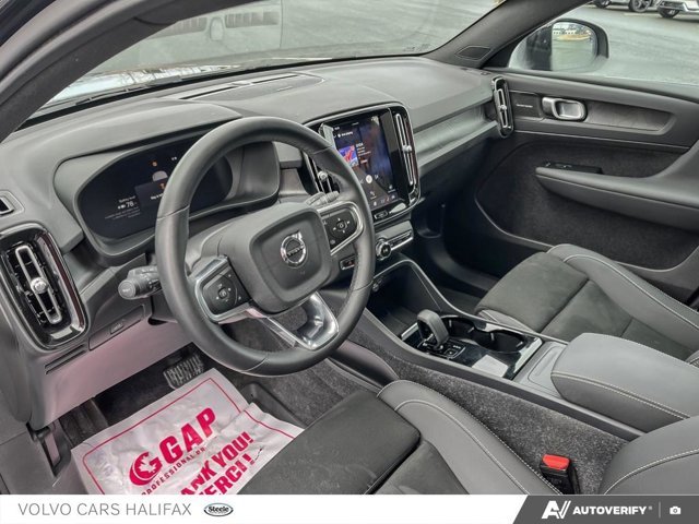 Volvo EC40 Ultra Black Edition 2025-11