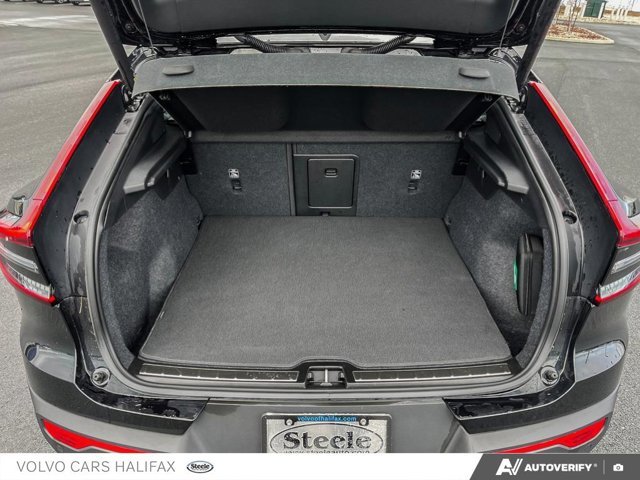 Volvo EC40 Ultra Black Edition 2025-10