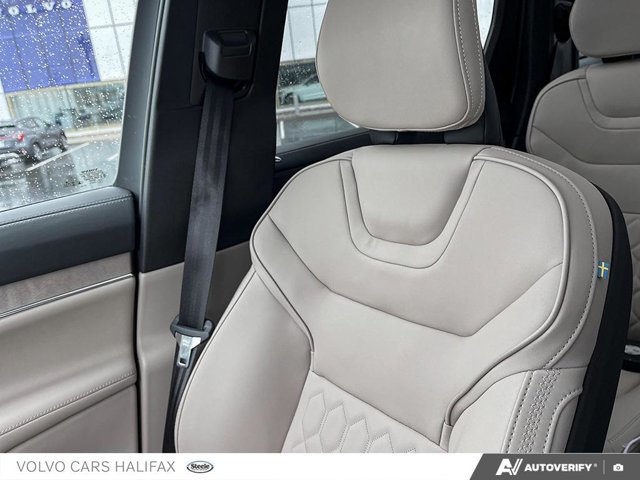 Volvo EX90 Ultra 2025-18