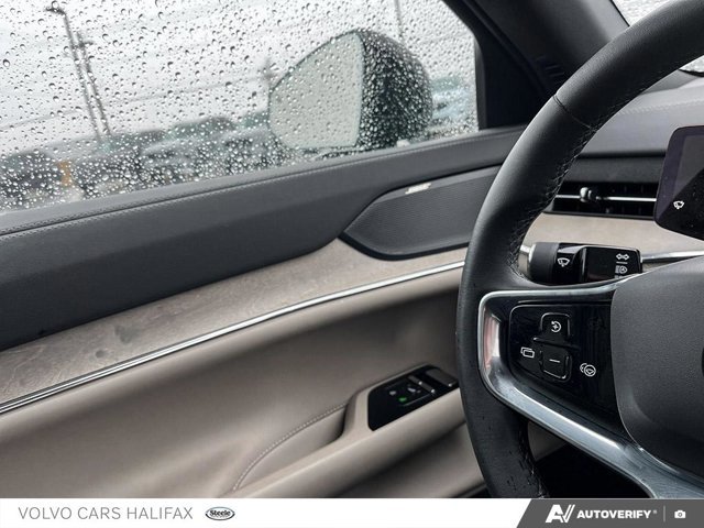 Volvo EX90 Ultra 2025-14