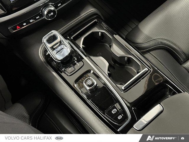 2025 Volvo S60 Plug-In Hybrid Ultra Black Edition-19