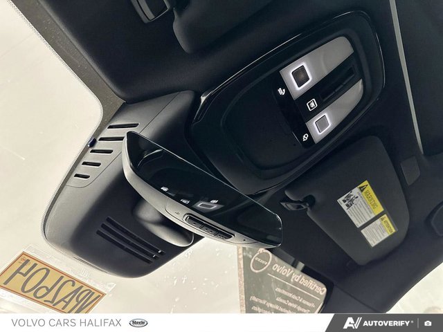 2025 Volvo S60 Plug-In Hybrid Ultra Black Edition-17