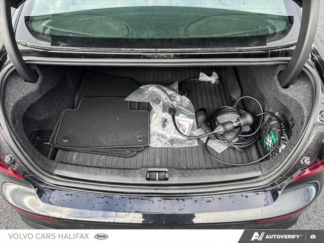 Volvo S60 Plug-In Hybrid Ultra Black Edition 2025-11