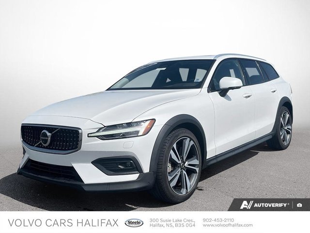 2023 Volvo V60 Cross Country Plus-0