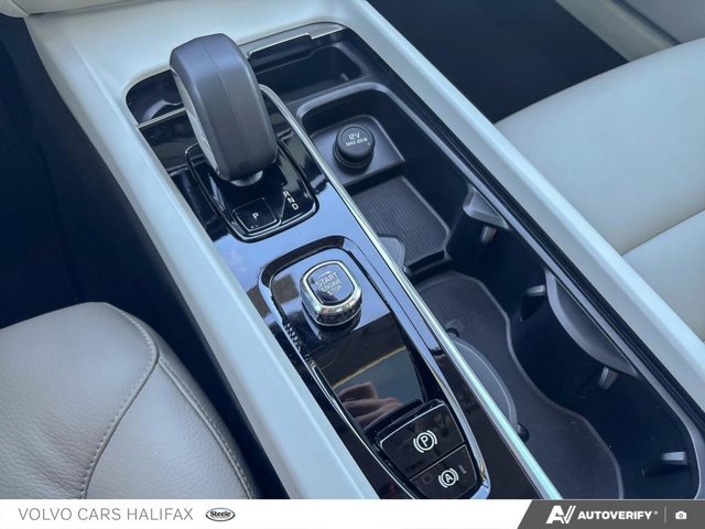 2025 Volvo V60 Cross Country Plus-17