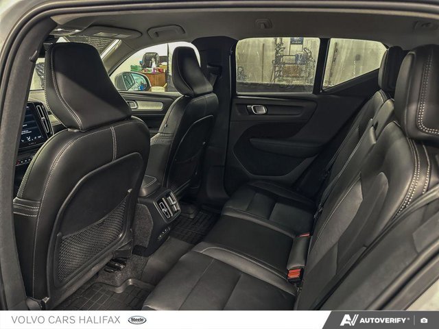 Volvo XC40 Momentum 2021-22