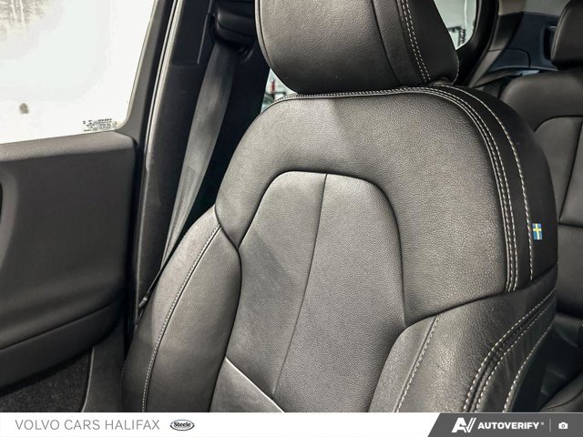 Volvo XC40 Momentum 2021-19