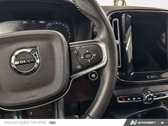 Volvo XC40 Momentum 2021-15