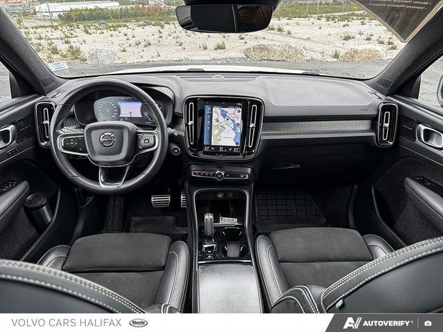 Volvo XC40 R-Design 2022-23