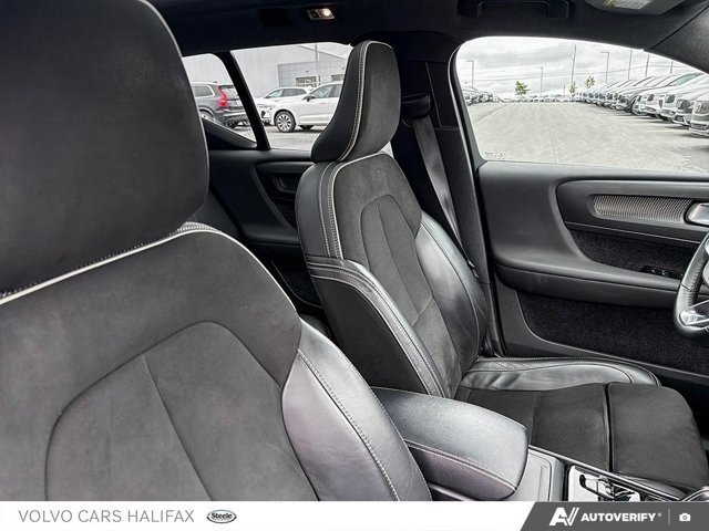 Volvo XC40 R-Design 2022-21
