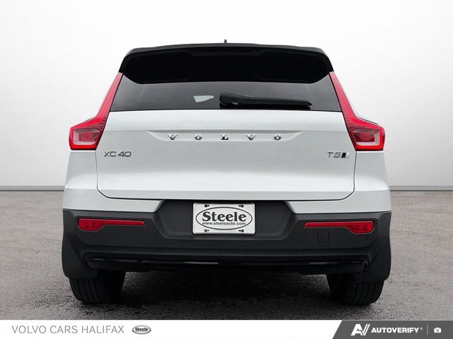 Volvo XC40 R-Design 2022-4