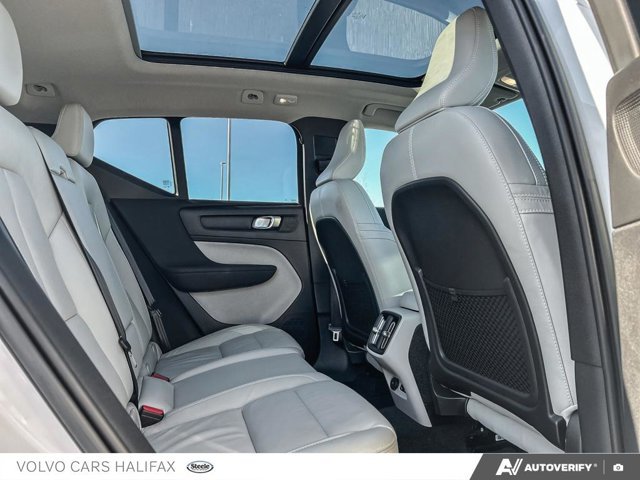 2023 Volvo XC40 Ultimate Dark Theme-20