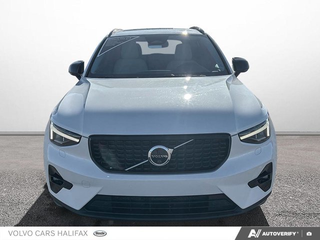 2023 Volvo XC40 Ultimate Dark Theme-1