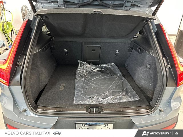 2023 Volvo XC40 Ultimate Bright Theme-11