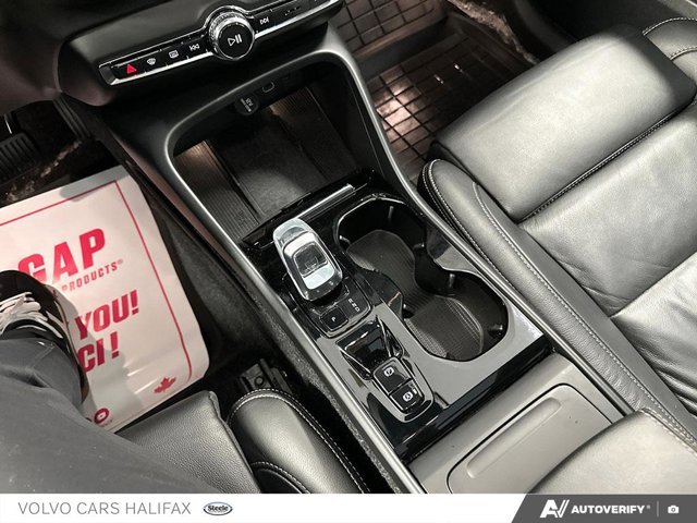 2023 Volvo XC40 Ultimate Bright Theme-17