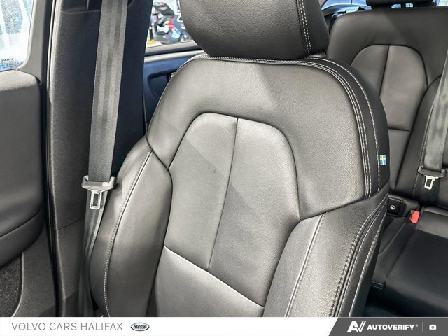 2024 Volvo XC40 Plus Dark Theme-19