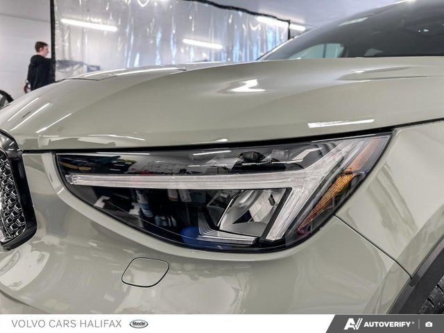 2024 Volvo XC40 Plus Dark Theme-7