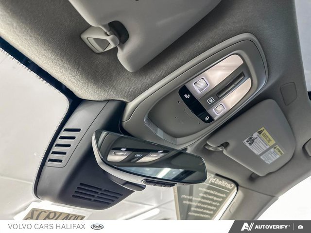 2024 Volvo XC40 Plus Dark Theme-20