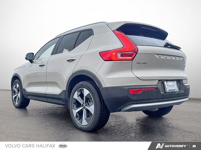 2025 Volvo XC40 Plus Bright Theme-3