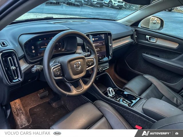 2025 Volvo XC40 Plus Bright Theme-12