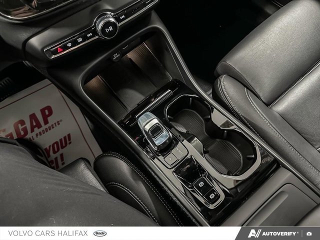 2025 Volvo XC40 Plus Dark Theme-17